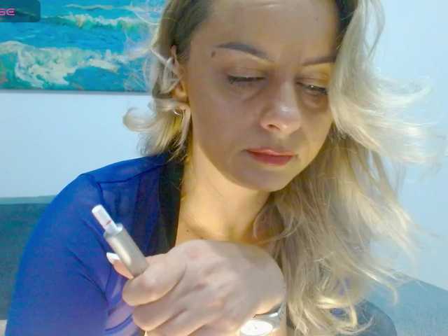 KimHotGirl online show from August 12, 9:17 pm