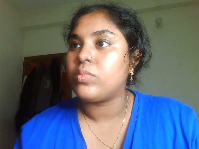 rixena online show from July 9, 6:02 pm