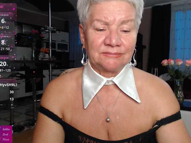 roxana-brooks online show from August 4, 7:00 pm