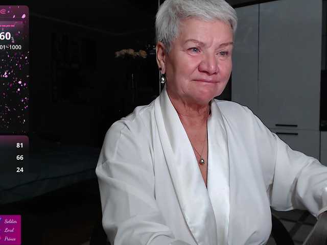 roxana-brooks online show from August 12, 4:04 am