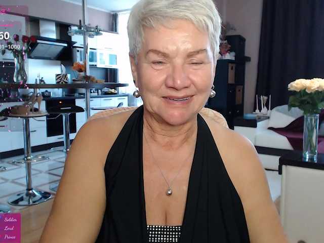 roxana-brooks online show from August 12, 4:31 pm