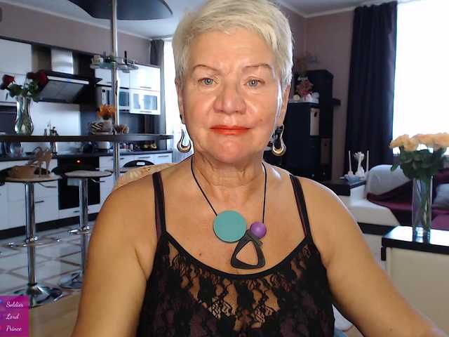 roxana-brooks online show from August 14, 4:32 pm