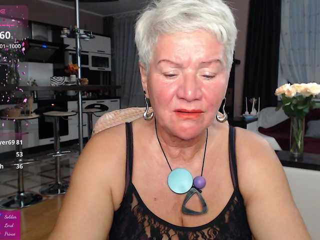 roxana-brooks online show from August 14, 6:44 pm