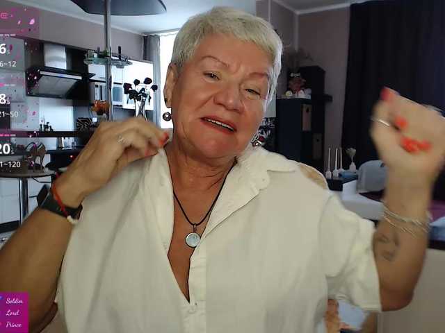 roxana-brooks online show from August 15, 2:32 pm