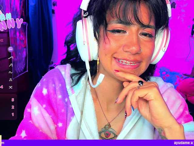 roxanbunny online show from August 4, 6:32 am