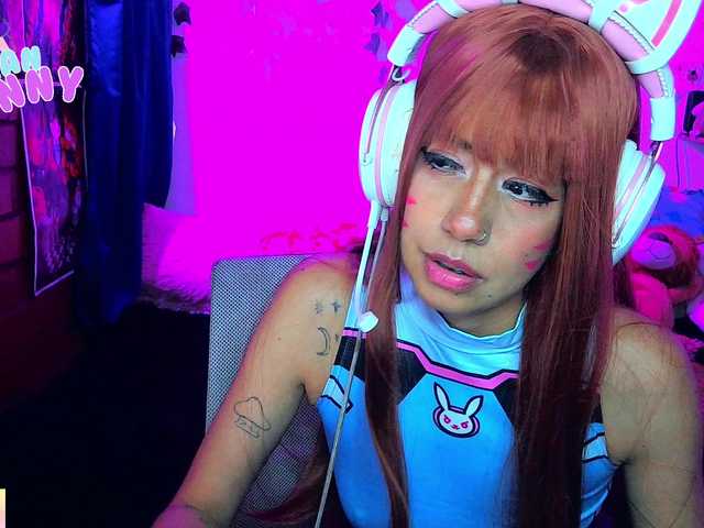 roxanbunny online show from August 6, 4:55 am