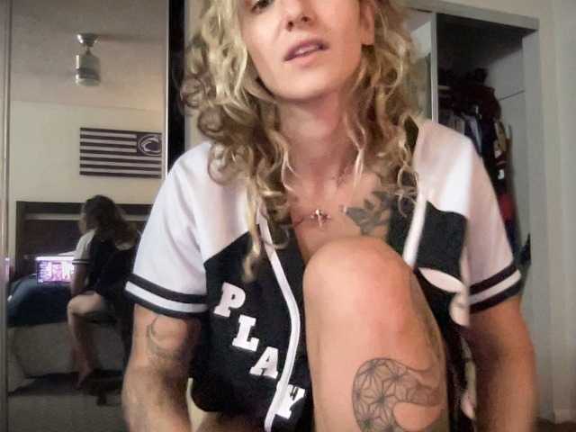 roxyrusso online show from August 5, 5:16 am