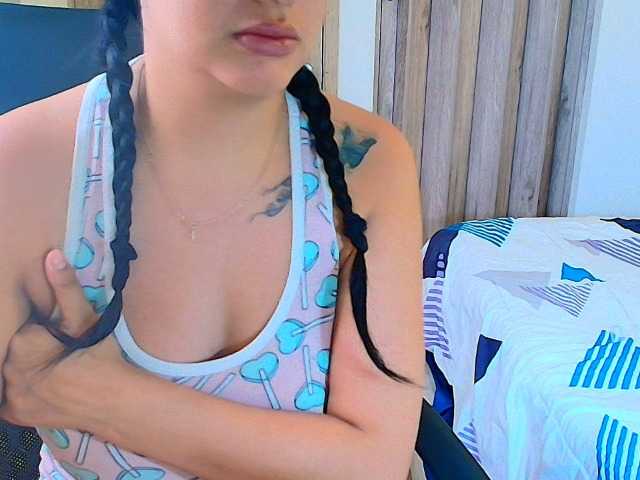 sara401 online show from March 24, 6:24 pm
