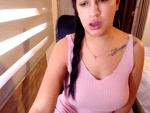 sara401 online show from June 8, 6:25 pm