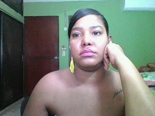 sarahlove16 online show from August 4, 9:56 pm