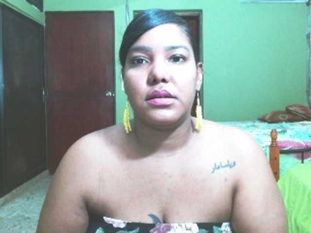 sarahlove16 online show from August 4, 11:02 pm