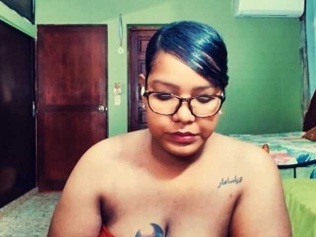 sarahlove16 online show from August 8, 3:45 pm
