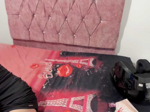 scarleth18 online show from May 21, 12:01 am