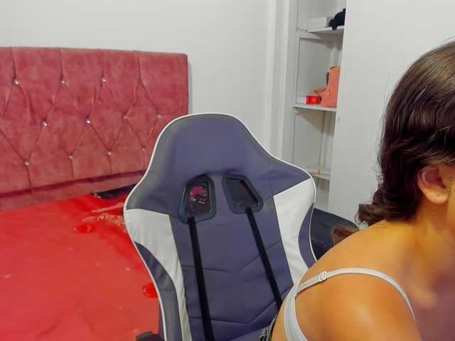 scarleth18 online show from June 4, 7:51 pm