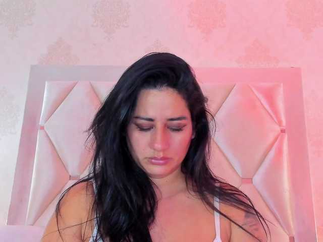 selenecarter online show from August 12, 7:54 am