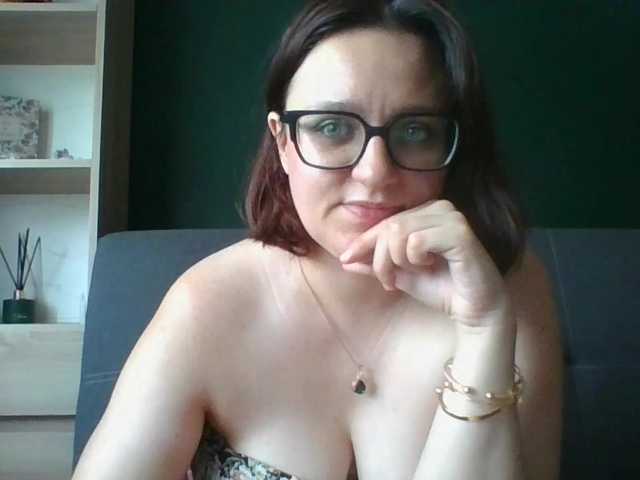 sensualParis online show from August 4, 5:37 am