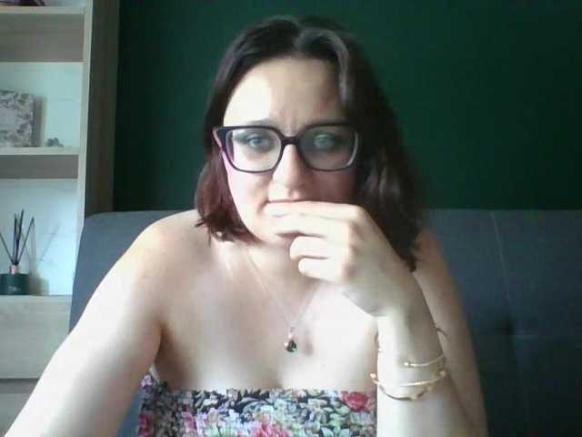 sensualParis online show from August 4, 9:06 am