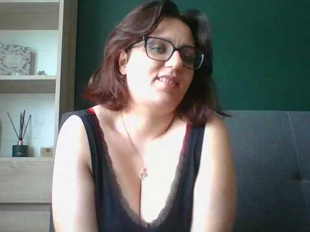 sensualParis online show from August 10, 10:16 am