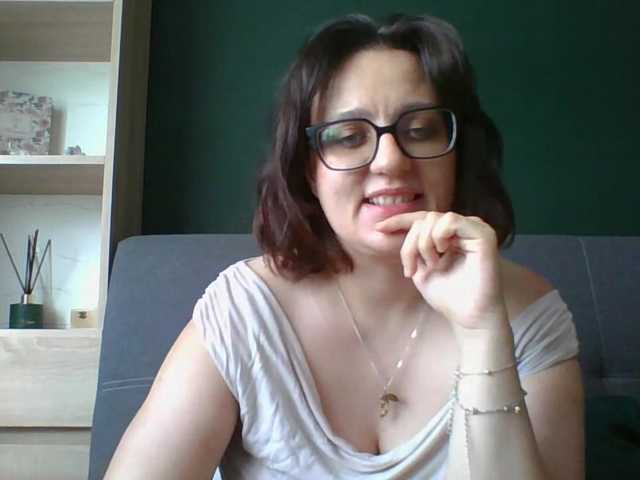 sensualParis online show from August 12, 9:44 am