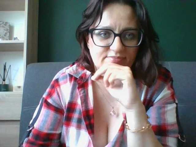 sensualParis online show from August 14, 8:40 am