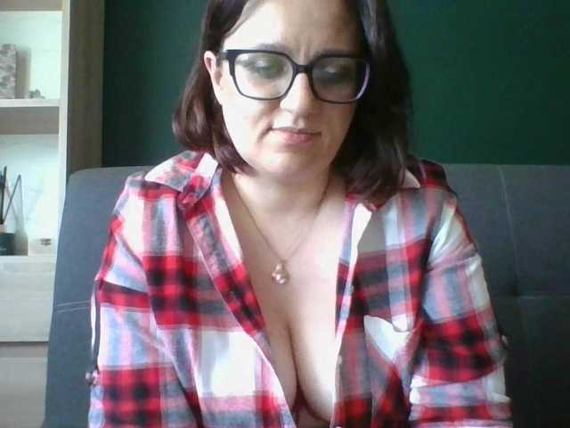 sensualParis online show from August 14, 9:46 am