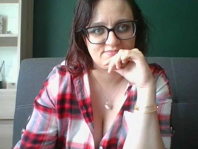 sensualParis online show from August 14, 10:52 am