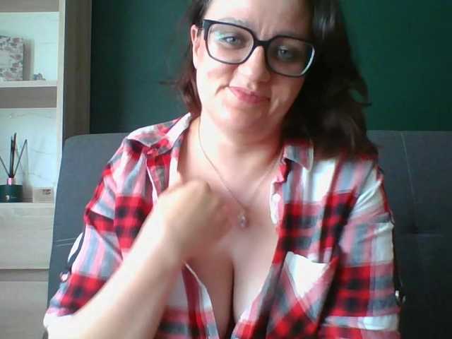 sensualParis online show from August 14, 11:58 am