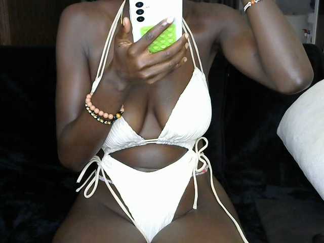 sexxyie online show from August 3, 1:23 am