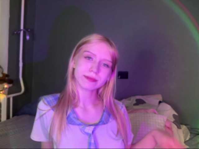 sexycute18 online show from August 5, 7:56 pm