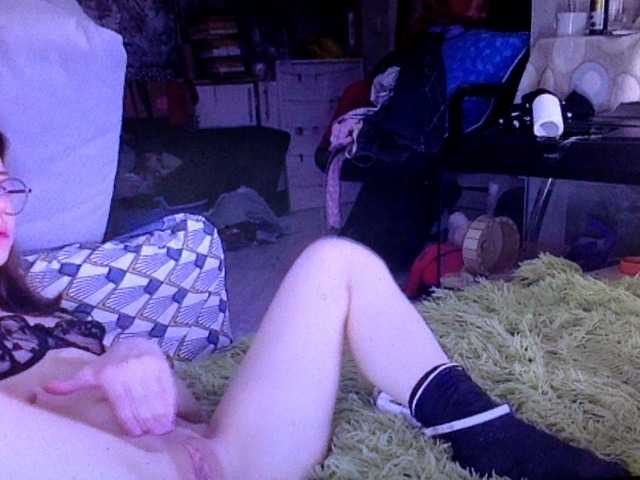 sexylizergin online show from August 18, 9:15 am