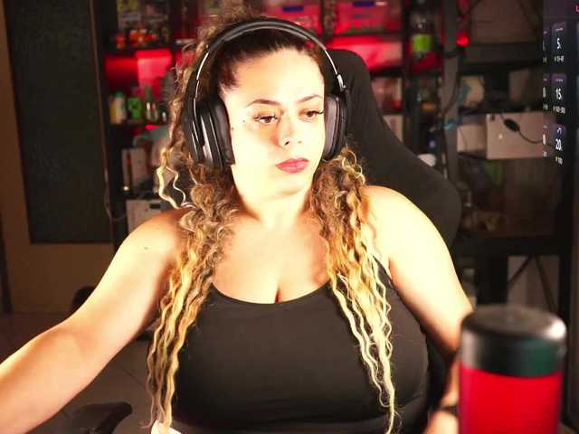sharonurb3x online show from June 19, 12:38 pm