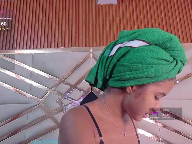 shyblacksweetiee online show from August 7, 2:55 am