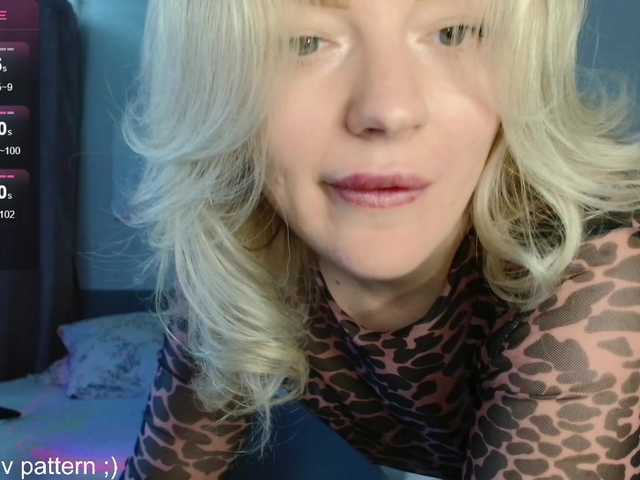 siberiangirl1 online show from April 15, 3:24 am