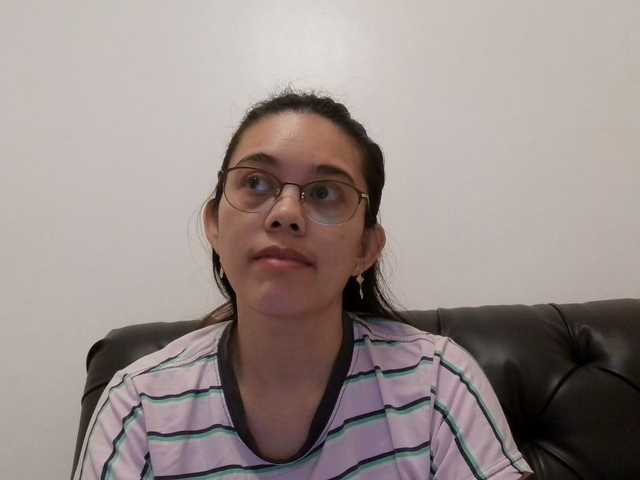 simplesindyxx online show from August 13, 4:04 am