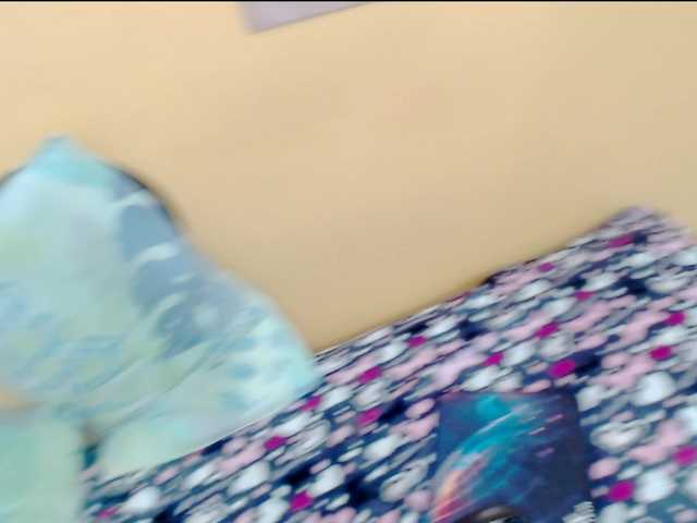 skinnycaroline18 online show from August 9, 4:19 pm