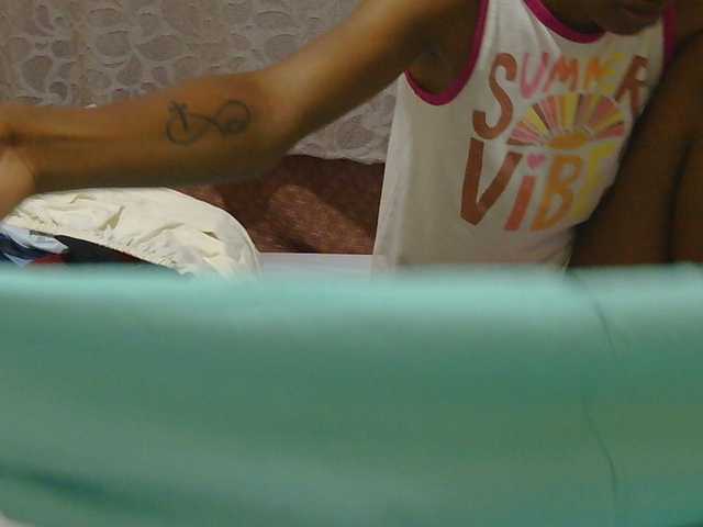 slim-girl01 online show from August 12, 11:01 am