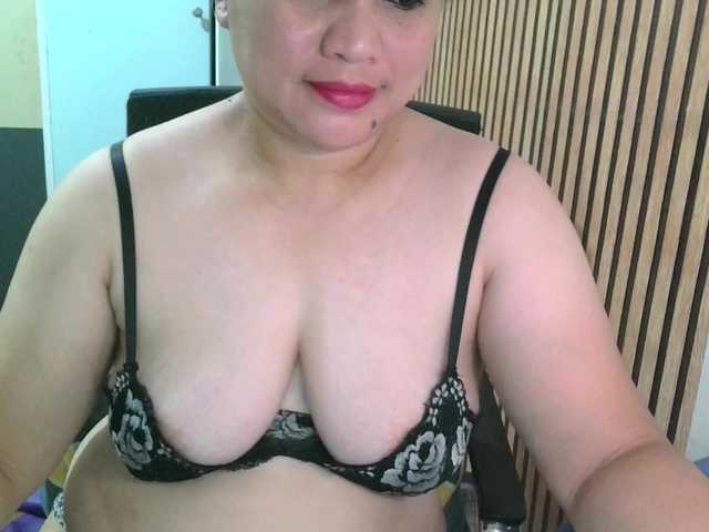 soffia-mae online show from July 27, 6:57 pm