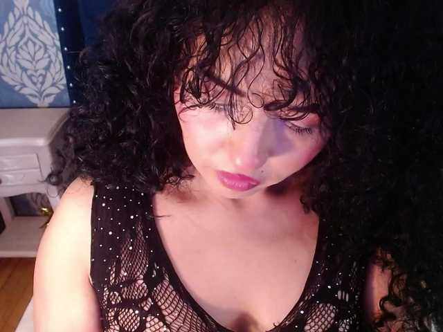sofiacowperx online show from August 10, 4:41 pm