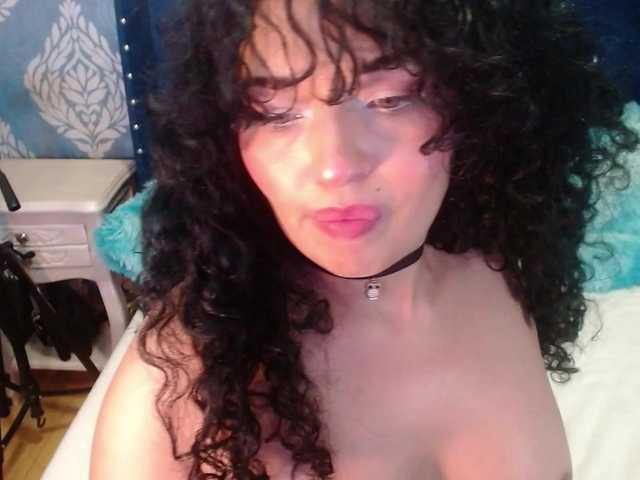 sofiacowperx online show from August 11, 9:28 pm