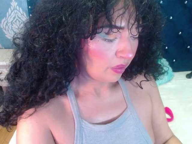 sofiacowperx online show from August 12, 6:32 pm
