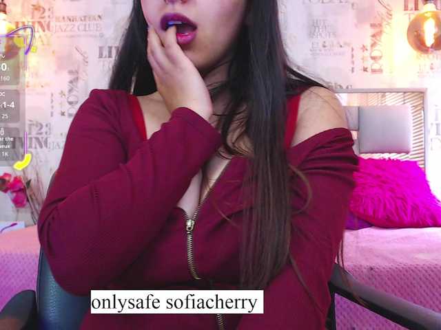 soficute online show from August 5, 4:16 pm