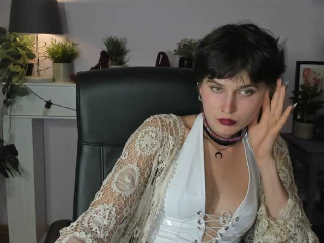 Soft-Sarah online show from September 10, 3:00 pm