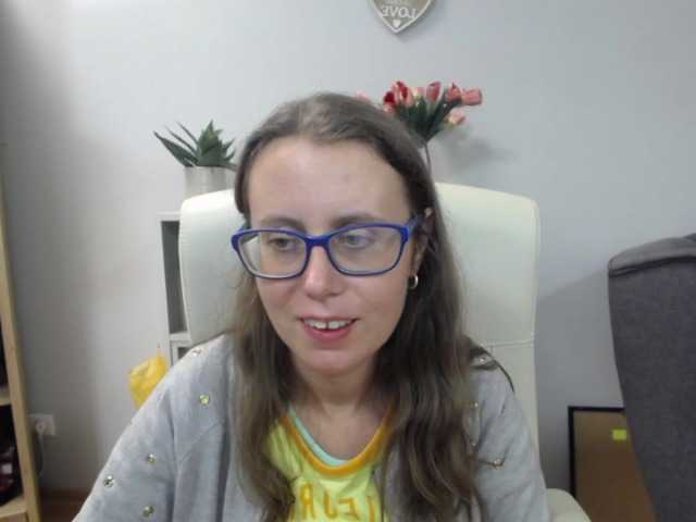 sparkleLizzy online show from July 27, 7:47 am