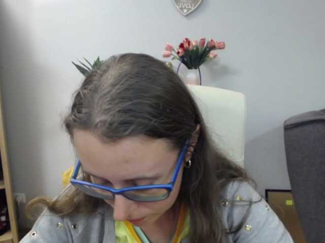 sparkleLizzy online show from July 27, 9:59 am
