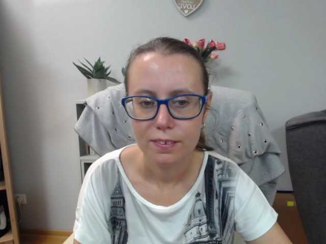 sparkleLizzy online show from July 28, 4:18 am