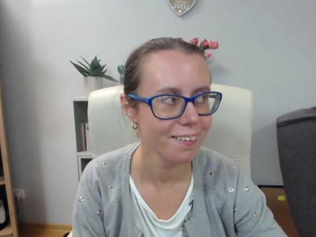 sparkleLizzy online show from July 28, 5:24 am