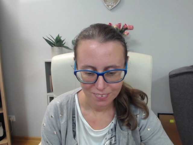 sparkleLizzy online show from July 28, 6:30 am
