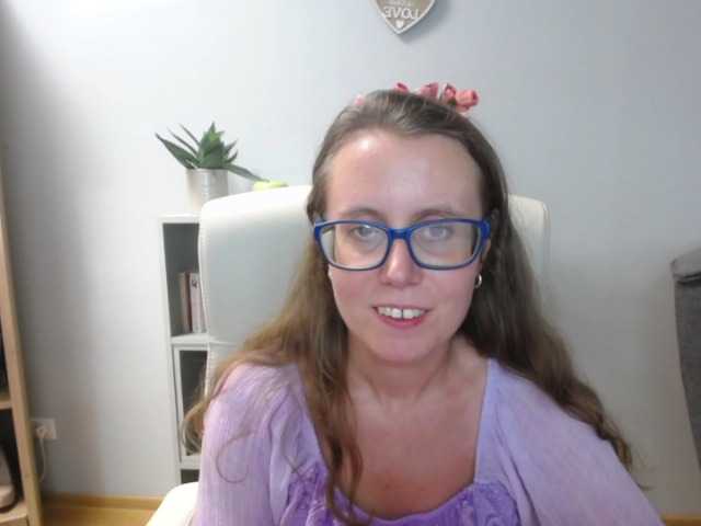 sparkleLizzy online show from July 30, 4:20 am