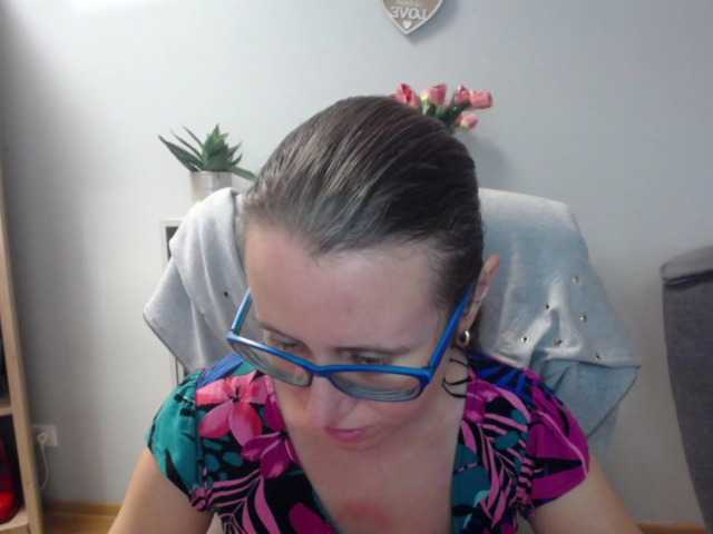sparkleLizzy online show from July 30, 5:26 am