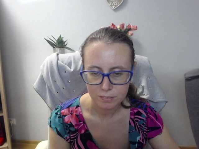 sparkleLizzy online show from July 30, 7:16 am